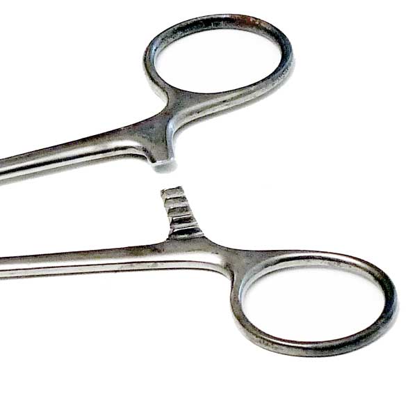 Pinza ginecológica Pozzi recta