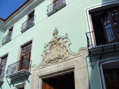 Fachada del Palacio Cerveró, plaza Cisneros, Valencia