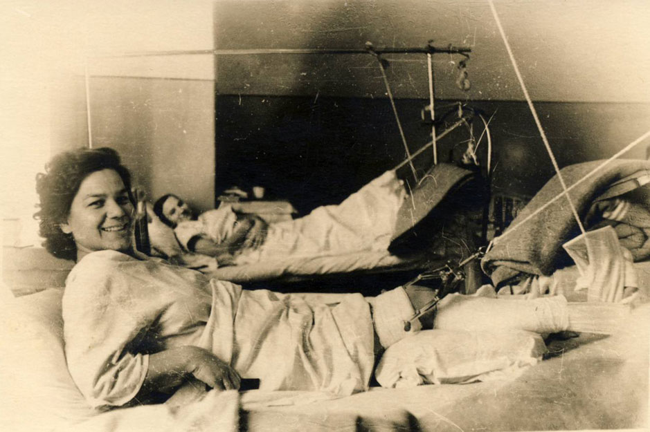 Enferma recuperándose en un hospital soviético